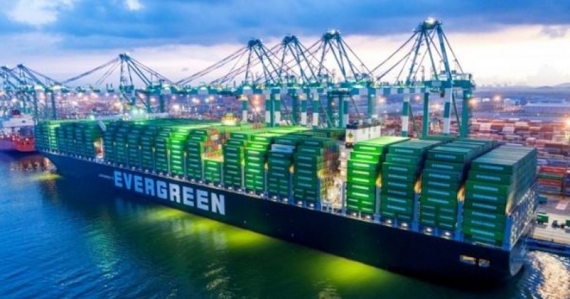 Evergreen Tayvan'ın ilk otomatik konteyner terminalini açtı
