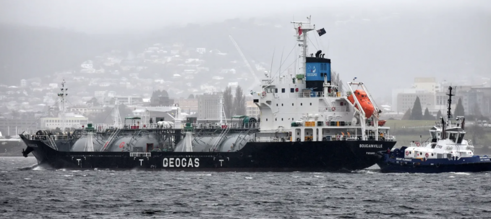 LNG Gemisi Pervanesini Kaybetti, Emniyete Çekildi