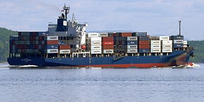 Arızalanan CMA CGM konteyner gemisi güvenli bir yere çekildi