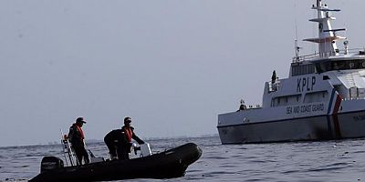 Endonezya'da balıkçı teknesi ile gemi çatıştı: 2 ölü, 15 kayıp