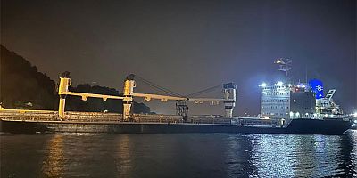 İstanbul Boğazı, dökme yük gemisinin karaya oturmasının ardından kapatıldı
