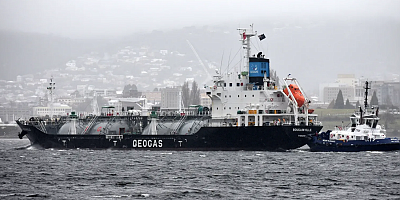 LNG Gemisi Pervanesini Kaybetti, Emniyete Çekildi