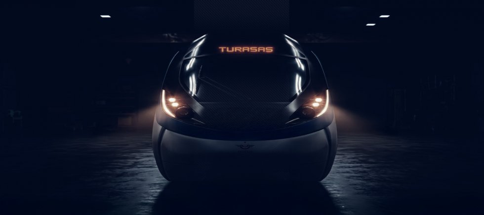 TÜRKİYE'NİN ÜRETTİĞİ İLK HIZLI TREN RAYLARA İNİYOR