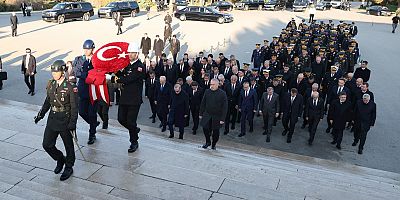 DEVLET ERKANI ANITKABİRİ ZİYARET ETTİ