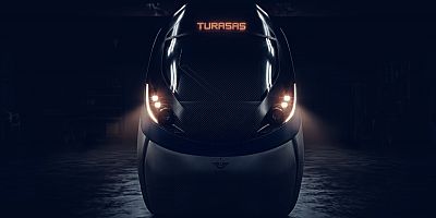 TÜRKİYE'NİN ÜRETTİĞİ İLK HIZLI TREN RAYLARA İNİYOR